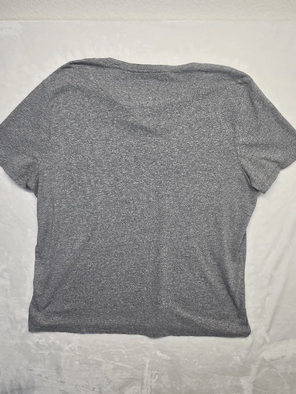 Banana Republic Men's Gray Short-Sleeve Notch Neck Tee